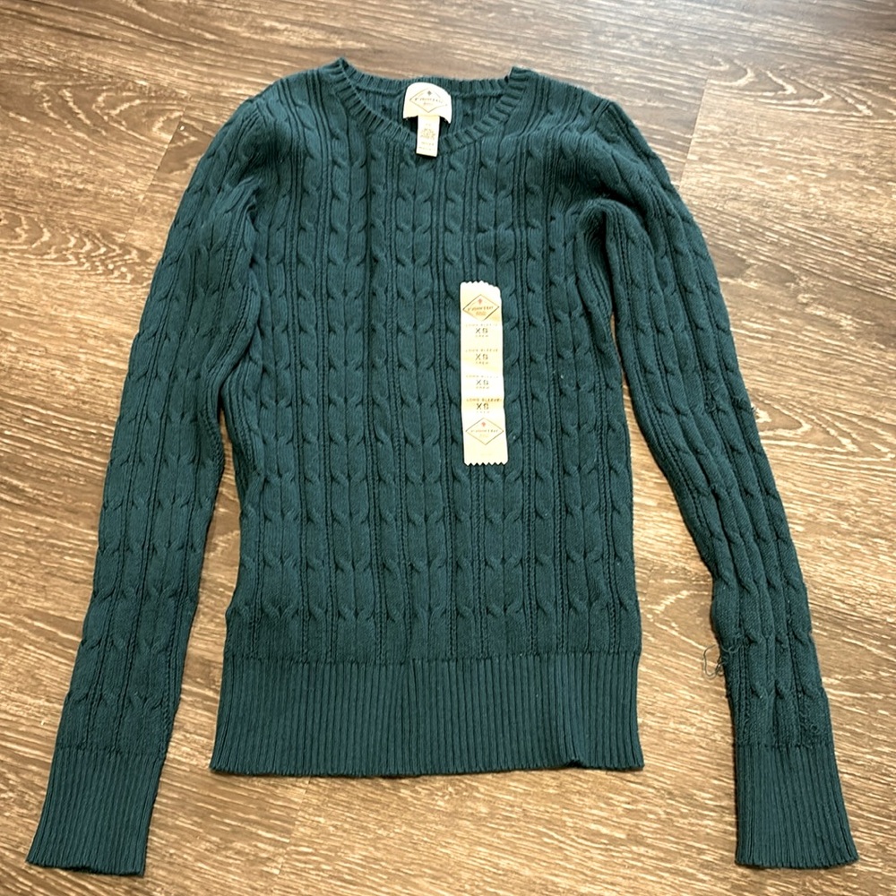 St. John’s Bay Long Sleeve Crew Sweater. Blue. Size XS. NWT-missing scan tag.